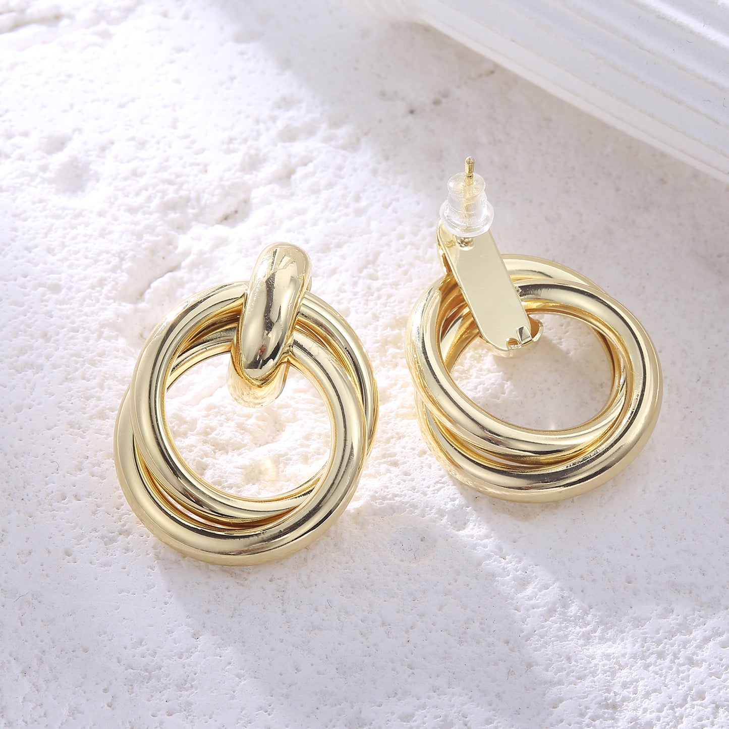 ENVYOU Knot Stud Earrings