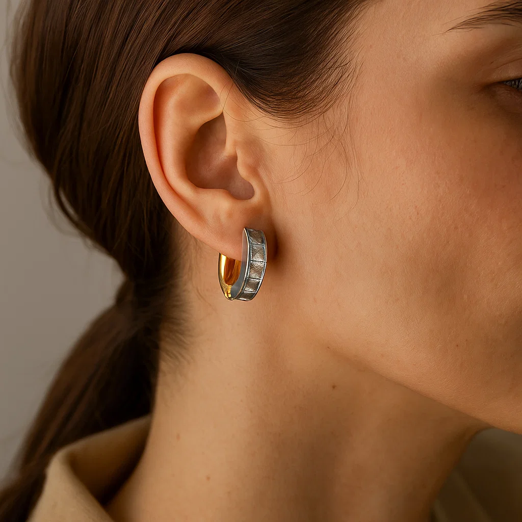 ENVYOU Gold Silver Huggie Earrings