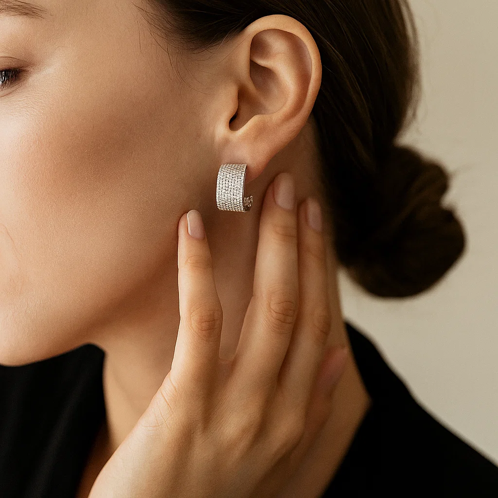 ENVYOU C-shaped Stud Earrings