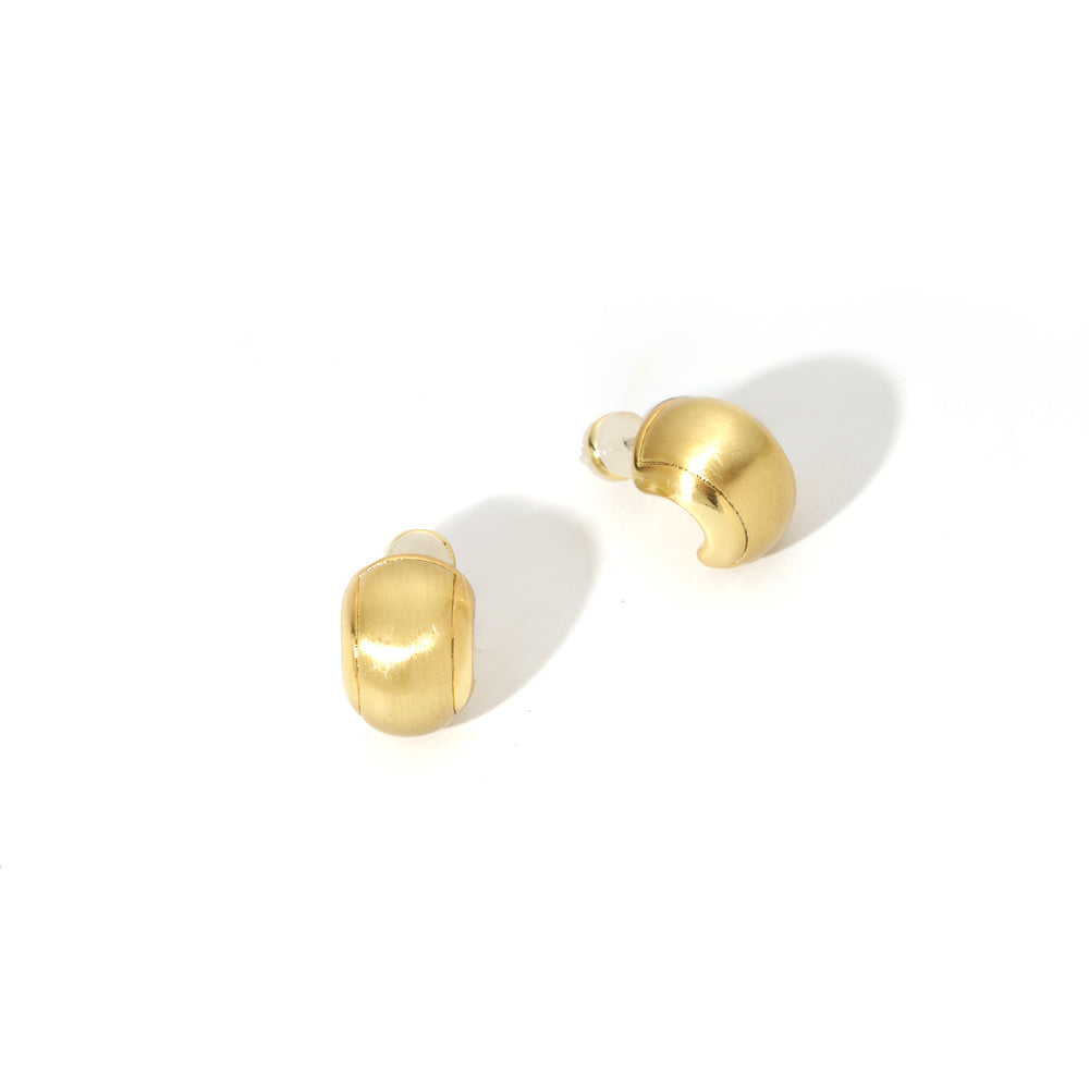ENVYOU Chunky C-shaped Stud Earrings