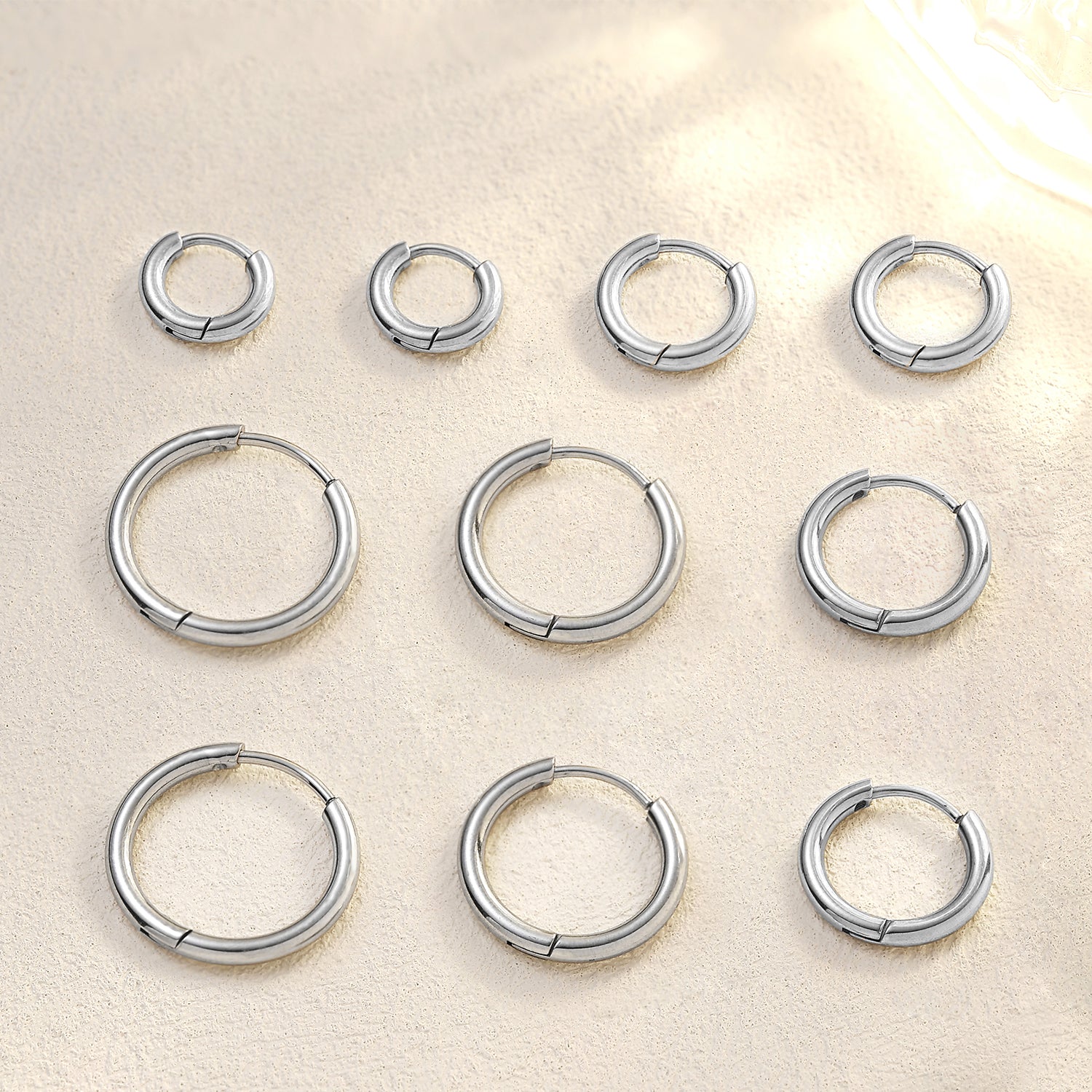 ENVYOU Huggie Hoop Earrings