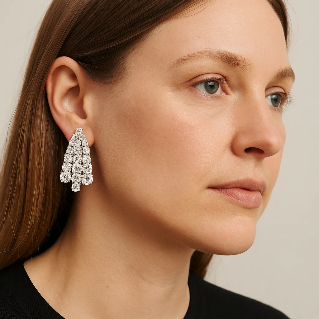ENVYOU V-shaped Zircon Stud Earrings