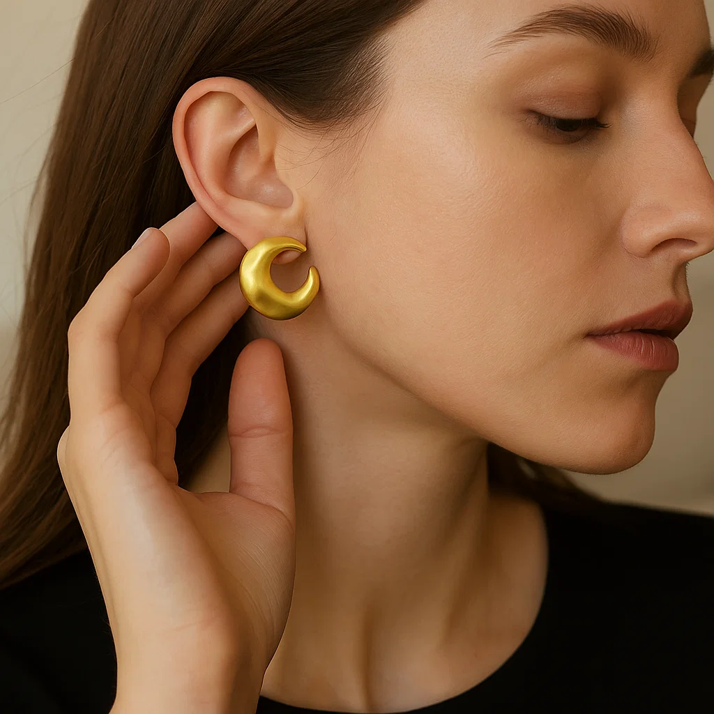 ENVYOU Chunky Moon Earrings